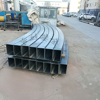 300x200钢方管拉弯